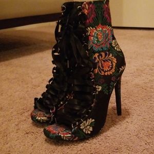 Steve Madden lace up booties